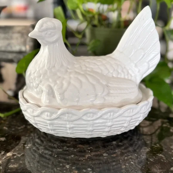 SOLD >>>Vintage nesting  hen egg storage dish - Portmeirion Pottery - Picture 7 of 10